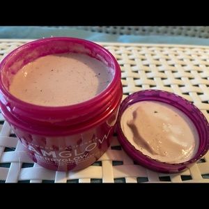 GlamGlow Berry Glow